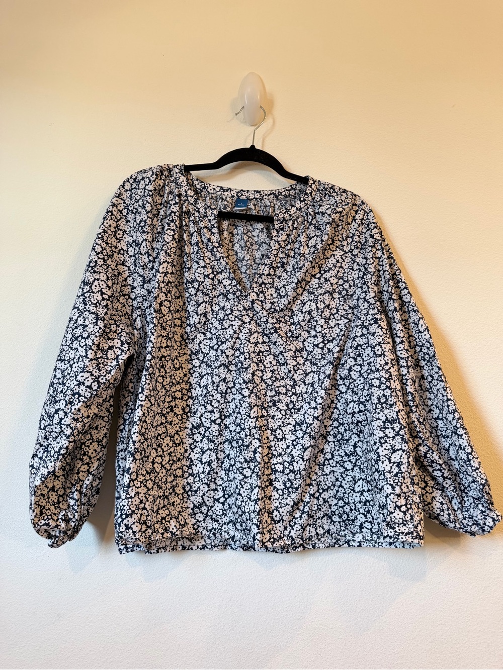 Old Navy Black and White Floral V-Neck Blouse